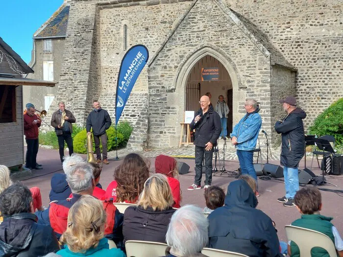 Concert de Duo Brady 1 place notre dame. Portbail Port-Bail-sur-Mer