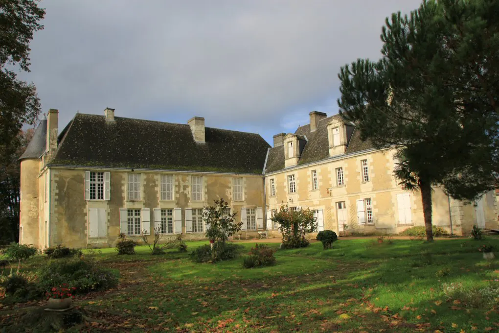 Circuit des Châteaux Circuit n°42 Saint-Genest-d'Ambière Nouvelle-Aquitaine