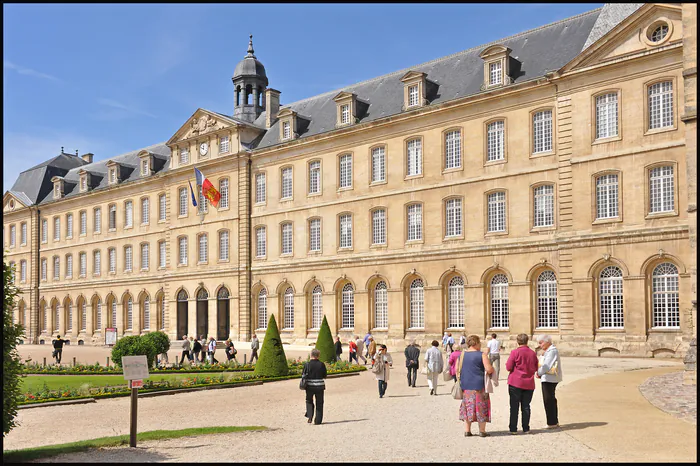 Visite libre du cloître et des expositions Abbaye aux Hommes - Hôtel de Ville Caen