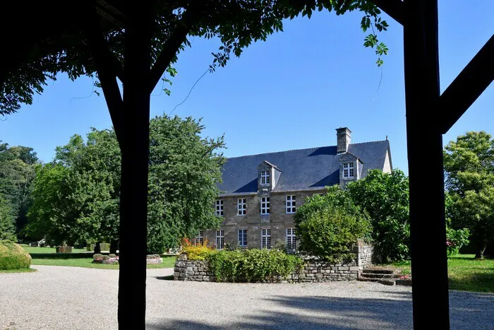 Visite guidée : une abbaye sur la Sélune Abbaye de Montmorel Poilley