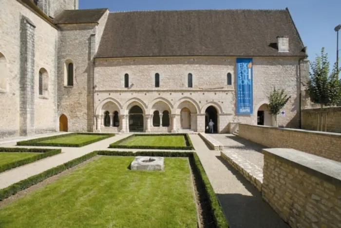 Visites commentées du site abbatial Abbaye de Saint-Benoît Saint-Benoît