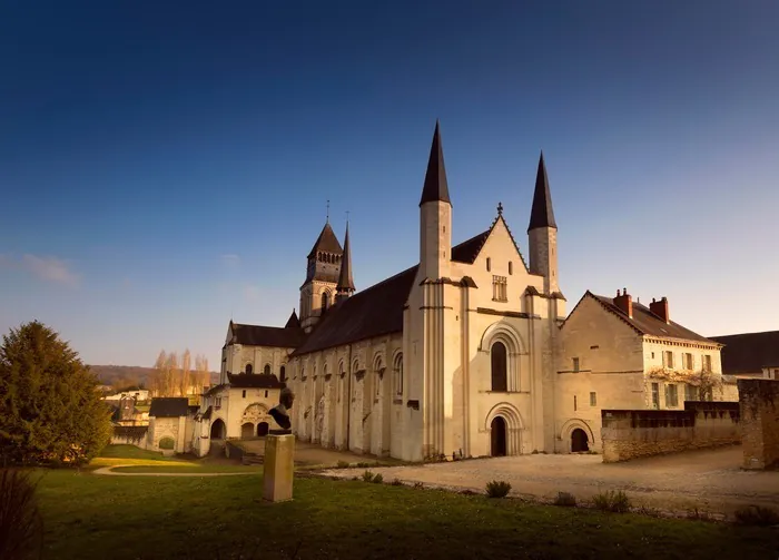 Abbaye royale Abbaye royale de fontevraud Fontevraud-l'Abbaye