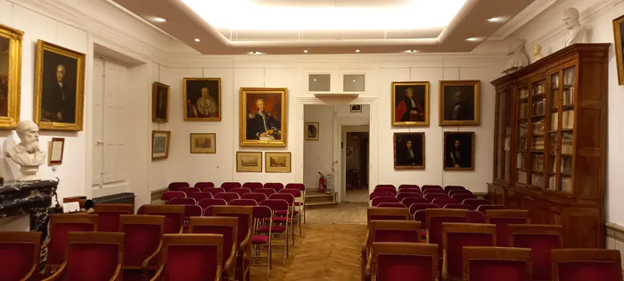 Visite du salon et de la bibliothèque de l'Académie des Sciences