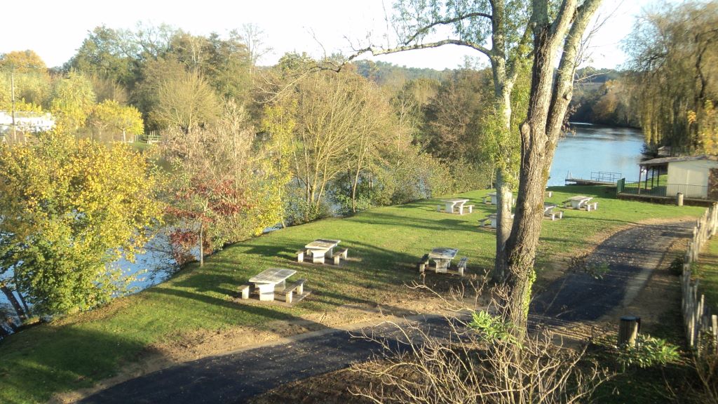 Aire de pique de la Base de loisirs Neuvic Nouvelle-Aquitaine