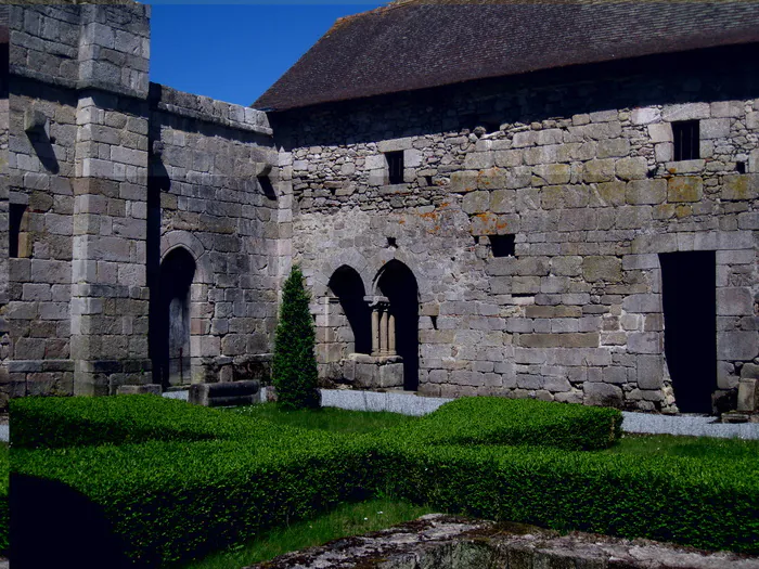 Découverte de l'unique prieuré grandmontain subsistant en Limousin Ancien prieuré grandmontain des Bronzeaux Saint-Léger-Magnazeix