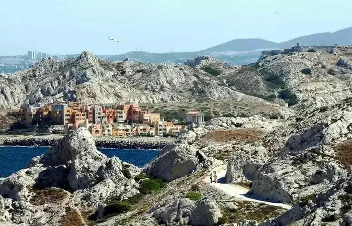 Frioul : entre Ciel et Mer - Un Patrimoine marseillais Archipel du Frioul Marseille