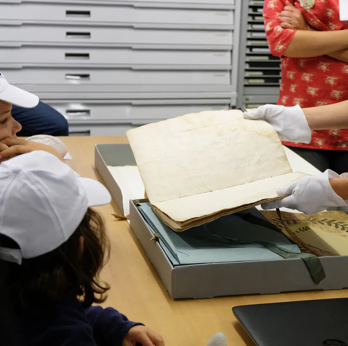 Visites commentées en famille des Archives de Rennes Archives de Rennes Rennes