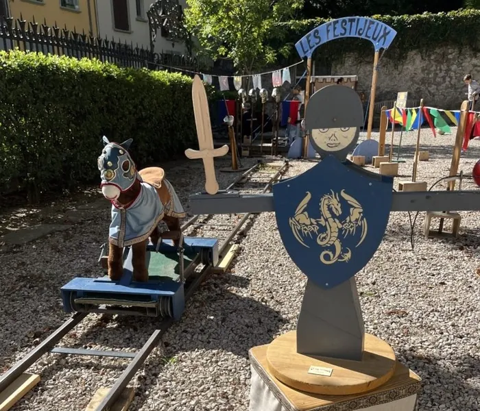 Animations jeune public : tournoi de chevaliers et jeux anciens Archives départementales de l'Isère (nouveau bâtiment) Saint-Martin-d'Hères