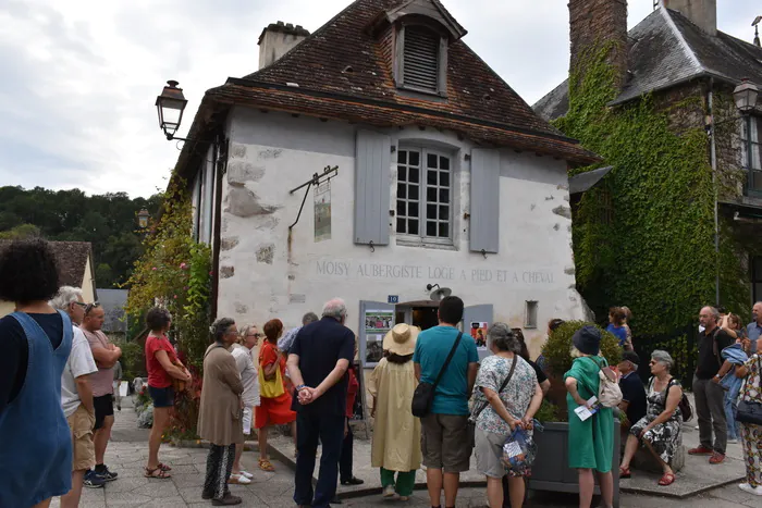 Visite guidée de l'auberge Auberge des soeurs Moisy Saint-Céneri-le-Gérei