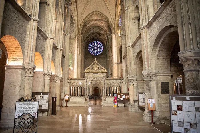 Visite libre de l'ancienne abbaye bénédictine Saint-Remi Basilique Saint-Remi Reims