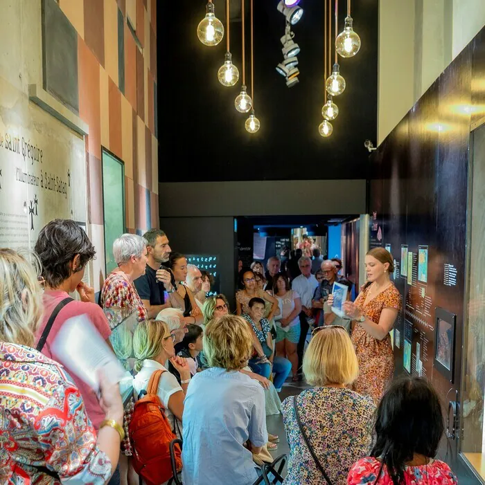 Visite éclairage de l'exposition permanente du Cpa Centre du patrimoine arménien Valence