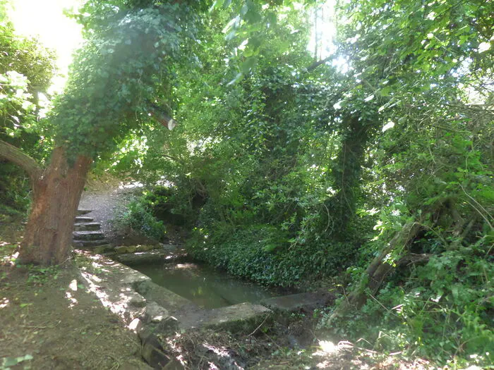 Chemin du Lapic Chapelle Notre-Dame de Kernitron Lanmeur