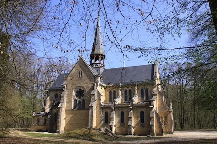 Découvrez une chapelle néo-gothique aux racines anciennes Chapelle Notre-Dame du Chêne Bar-sur-Seine