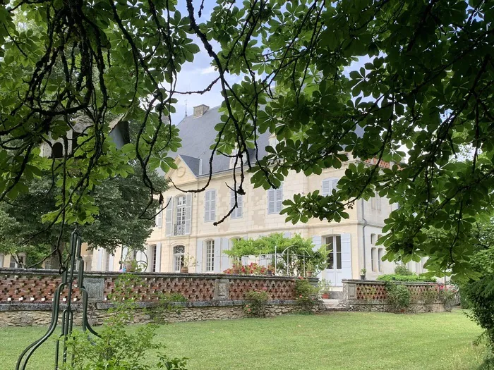 Visite commentée d'un ancien château viticole du Périgord vert Château de Jaurias Gout-Rossignol