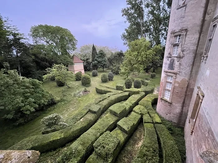 Visite libre du parc du château de Longages-Comminges Château de Longages-Comminges Longages