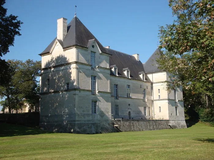 Visite guidée du château de Nuits Château de Nuits Nuits