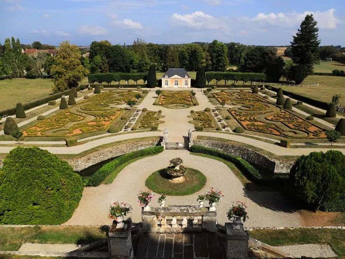 Visite libre des jardins et du château Château de Sassy Boischampré