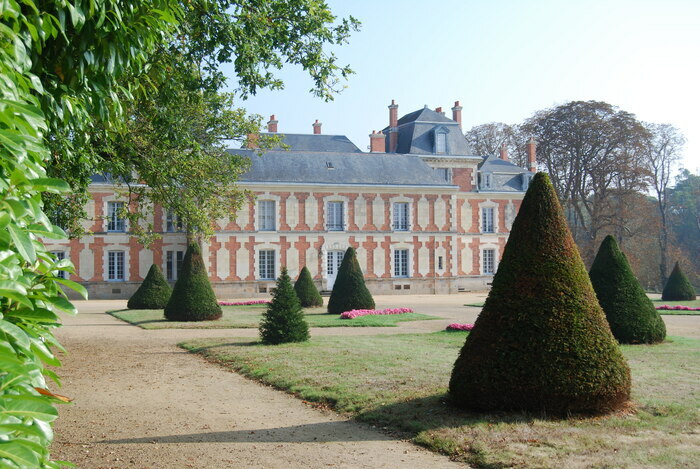 Tournelay : un domaine vivant comme au XIXe siècle Château de Tournelay Nueil-les-Aubiers