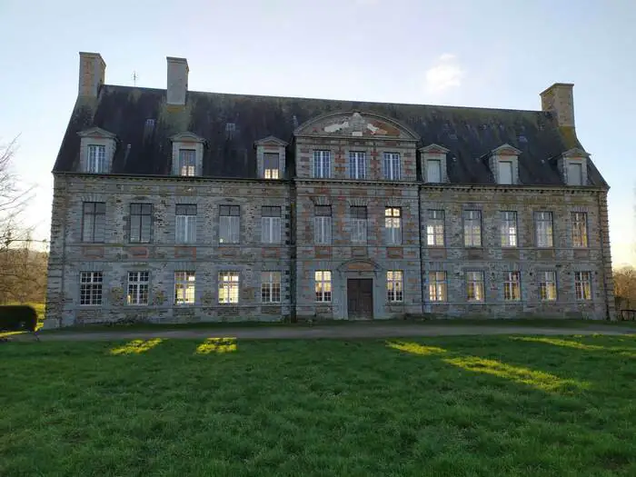 Visite libre du château Château de Vassy Brécey