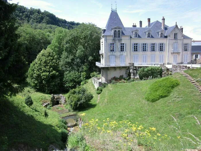 Visite accompagnée de l'extérieur du château de Vaux-sur-Poligny Château de Vaux-sur-Poligny Vaux-sur-Poligny