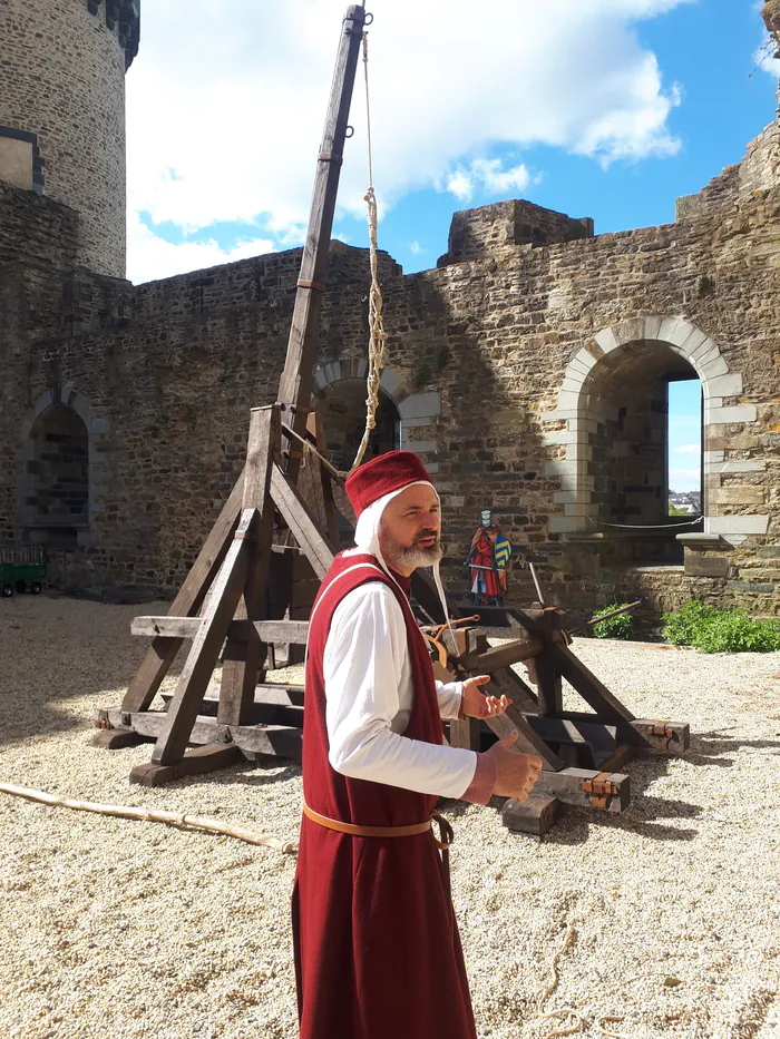 Atelier armes de jet médiévales au château de Vitré Château de Vitré Vitré