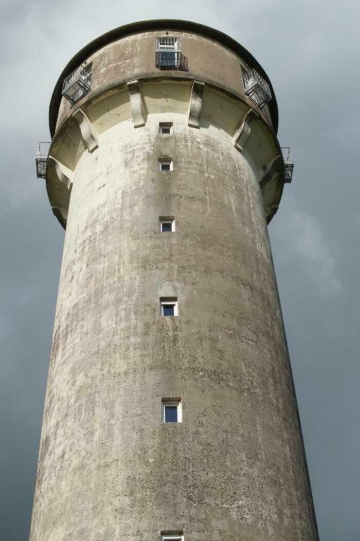 découverte d'un château d'eau en gite chateau d'eau le sable Daon