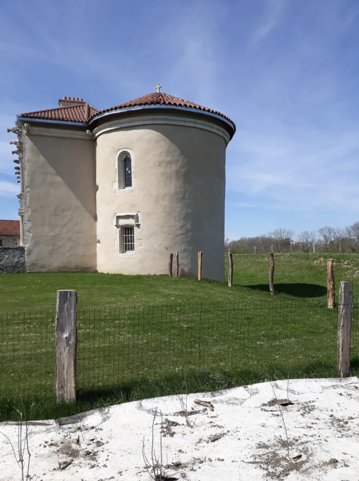 Visite commentée des extérieurs d'un château original Château d'Étreval Étreval