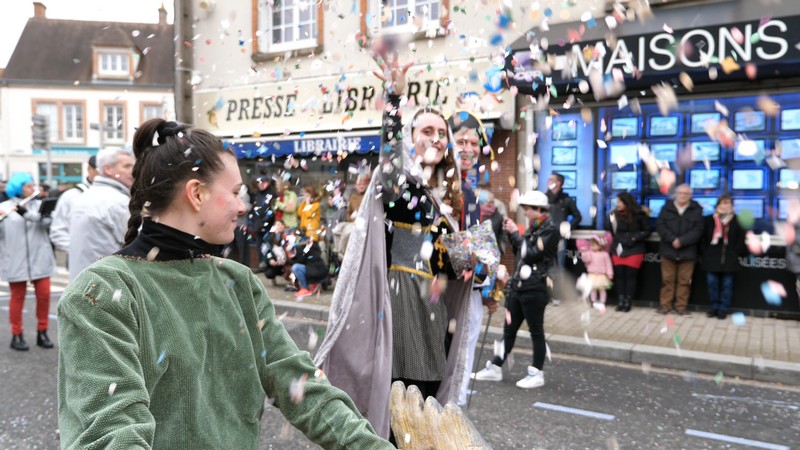 2ème Sortie du Carnaval de Châteauneuf-sur-Loire Entrons dans les mythes et les légendes