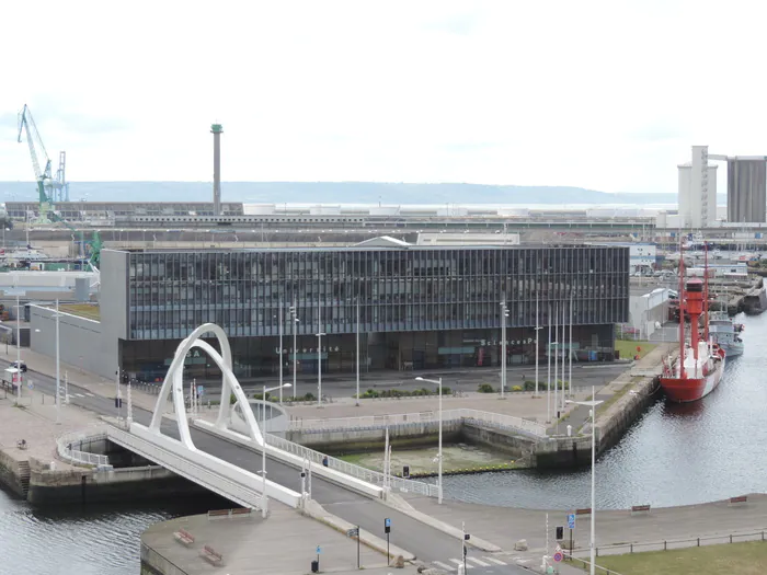 Visite guidée : entre ville et port