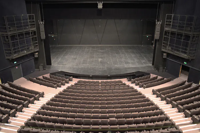 Visite guidée du théâtre Comédie de Caen - Théâtre d'Hérouville Hérouville-Saint-Clair