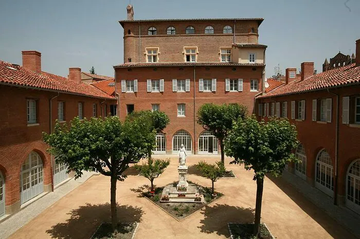 Parlez à la découverte du couvent Notre Dame de la Compassion - Collège de Foix Couvent Notre-Dame-de-la-Compassion - Ancien Collège de Foix Toulouse