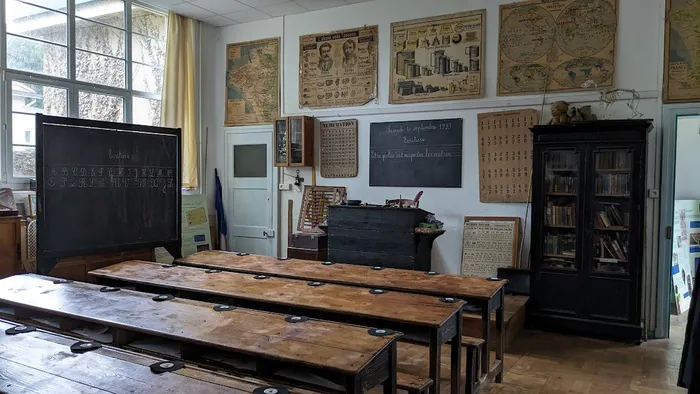 Classe à l'ancienne Ecole de longchamp - classe 1930 Nantes