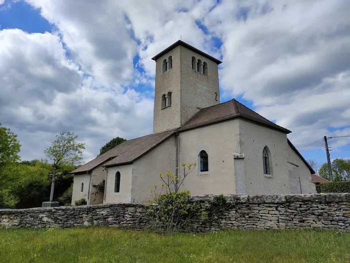 Visite de l'église romane du 13ème siècle Église d'Amblagnieu Porcieu-Amblagnieu