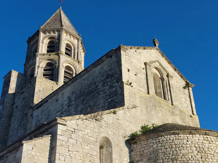 Visite église Saint-Michel de La Garde-Adhémar église de La Garde-Adhémar