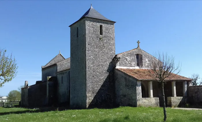 Visite de l'église Notre-Dame-de-la-Nativité du Mung ! Église Notre-Dame-de-la-Nativité Le Mung