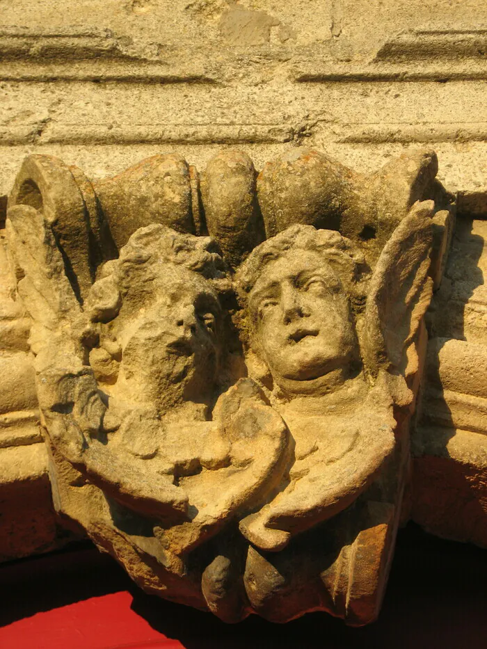 Découvrez une église et ses vitraux remarquables Église Notre-Dame de l'Assomption Varennes-en-Argonne