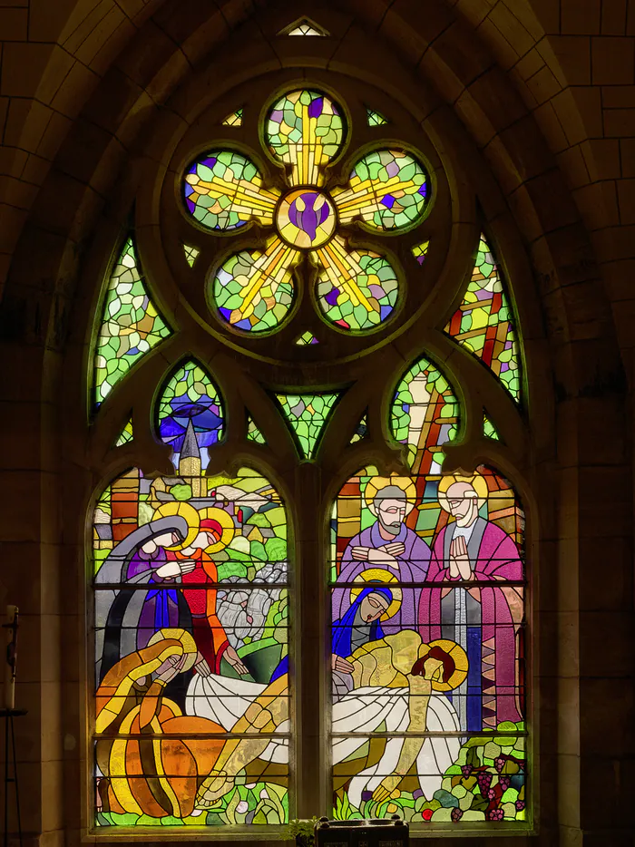 Découvrez les beautés Art déco d'une église et son fameux vitrail lors d'une visite guidée Église Notre-Dame Seuil