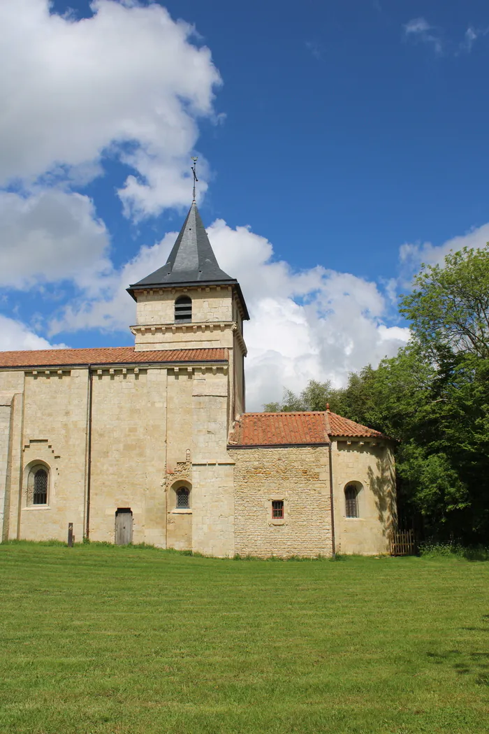 Visite libre intérieure et extérieure de l'église Notre-Dame de l'Assomption Église Notre-Dame Soudan