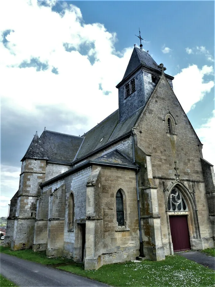 Découvrez quatre églises à l'architecture unique Église Notre-Dame Voncq