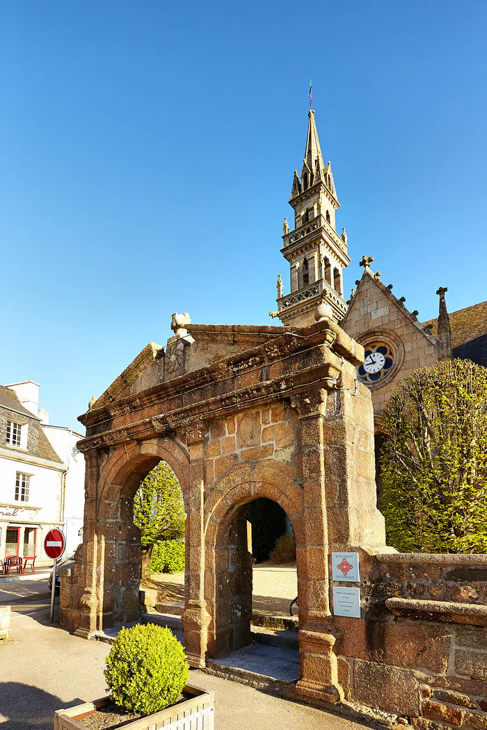 Visite de l'Église néogothique Saint-Carantec Église Saint-Carantec Carantec