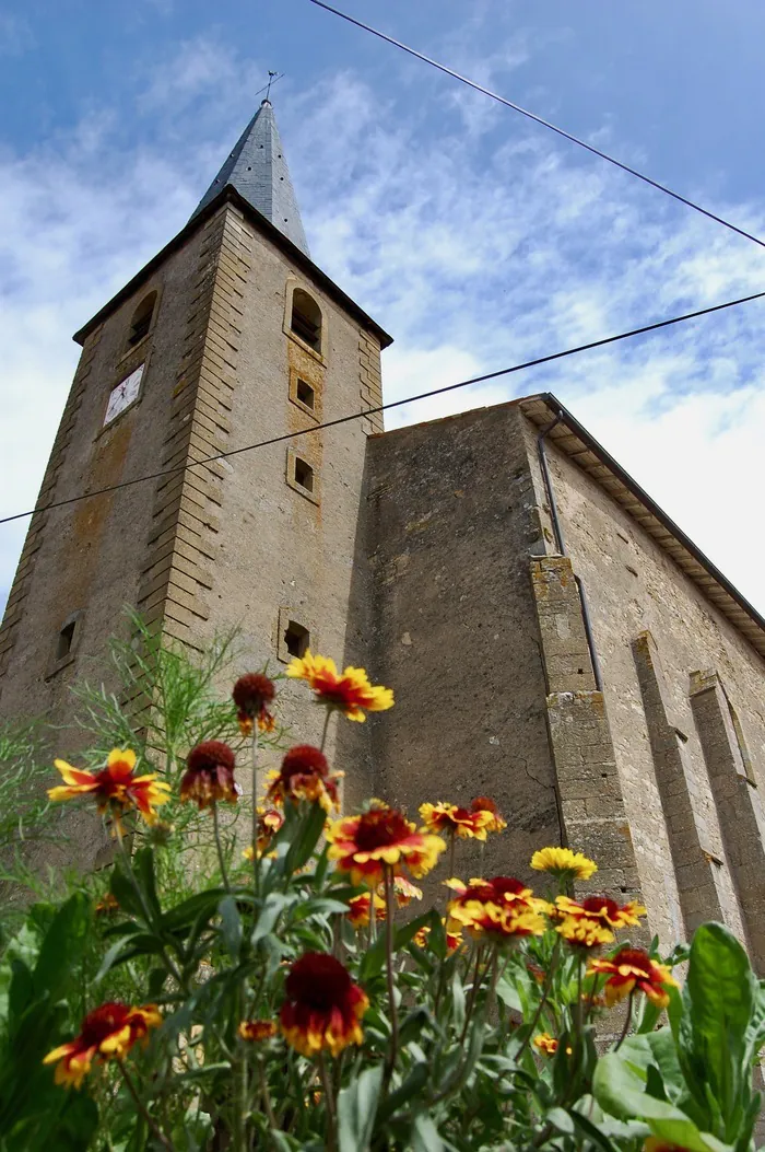 Visite libre d'une église classée et de son aître médiéval Église Saint-Hubert Waville