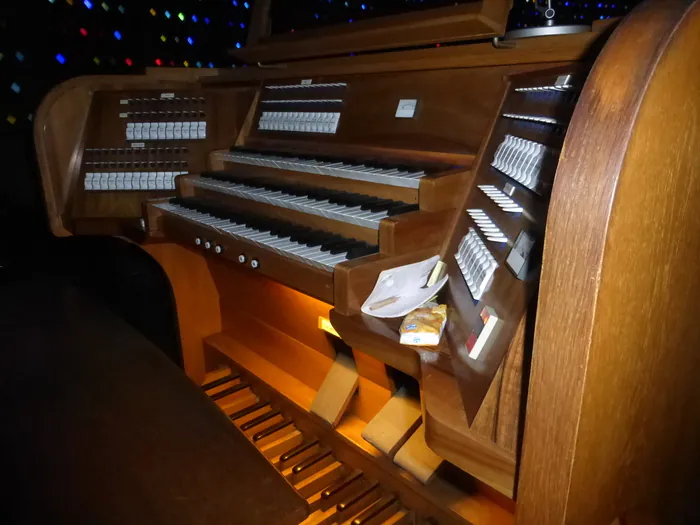 Visite guidée du grand orgue avec démonstrations Église Saint-Julien Caen