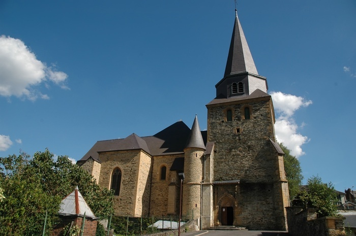 Visitez une surprenante église fortifiée Église Saint-Léger Monthermé