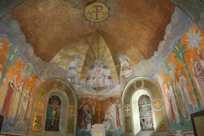 Découvrez une église du XXe siècle de style néo-roman et ses fresques Église Saint-Marcel Dompierre-aux-Bois