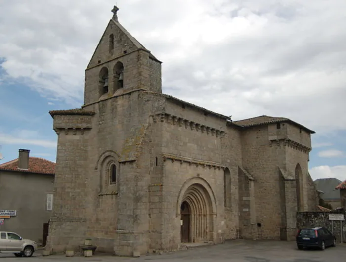 Visite guidée de l'église fortifiée de Compreignac Église Saint-Martin de Compreignac Compreignac