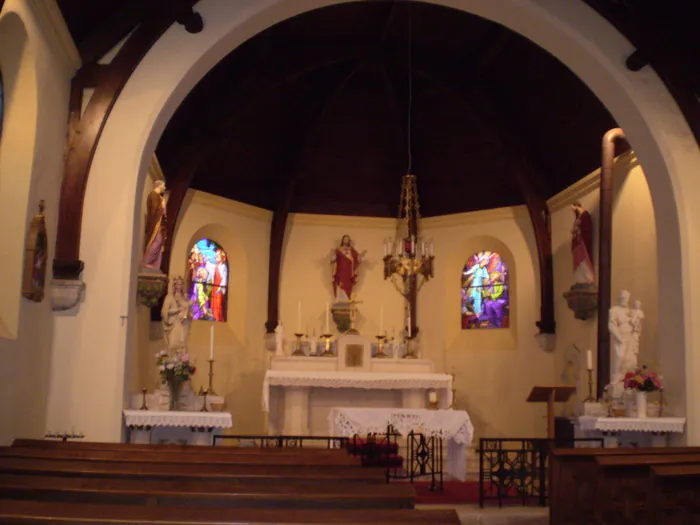 Découvrez une église de style néo-roman Église Saint-Pierre Dompierre-aux-Bois