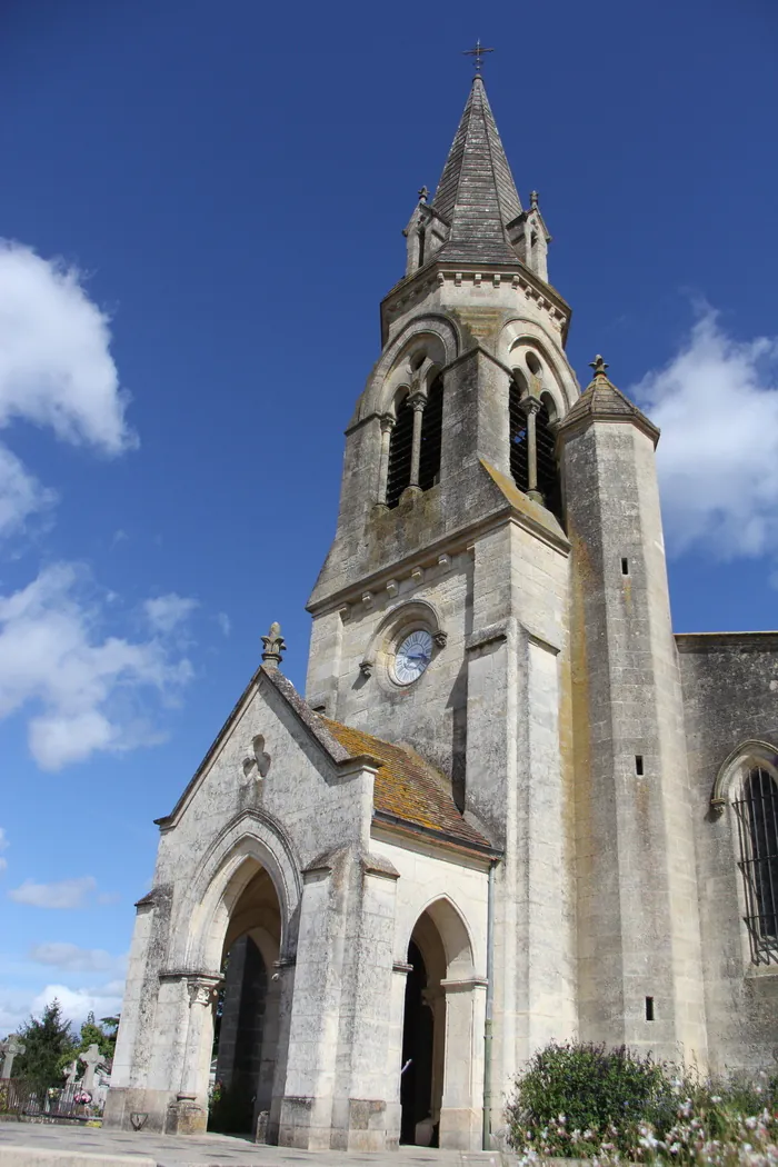 Découvrez l'église du XIXe siècle et sa vue panoramique sur Bordeaux en compagnie des Amis du Patrimoine Cenonnais Église Saint-Romain Cenon