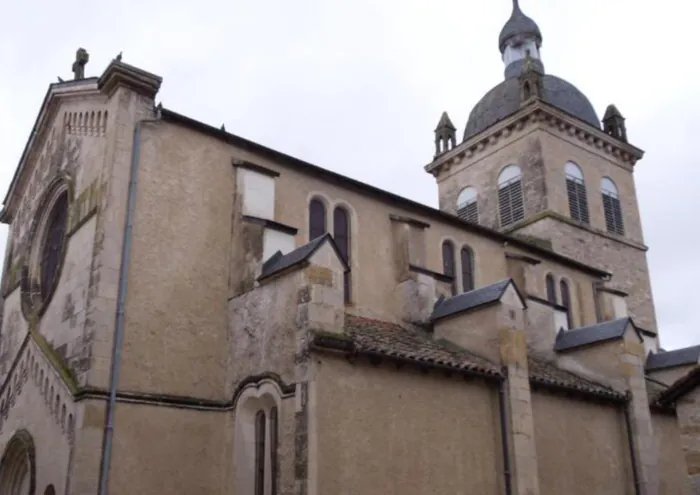 Visite guidée de l'église Sainte-Geneviève et du fort villageois Église Sainte-Geneviève Cornac