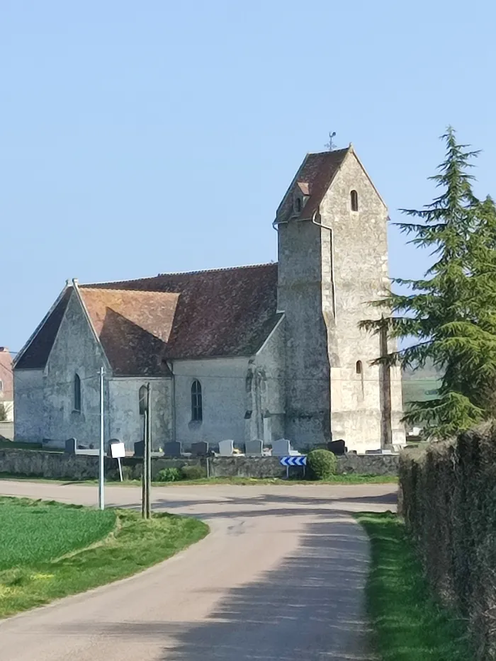 Circuit : parcours guidé à pied eglise st Martin Neauphe-sur-Dive