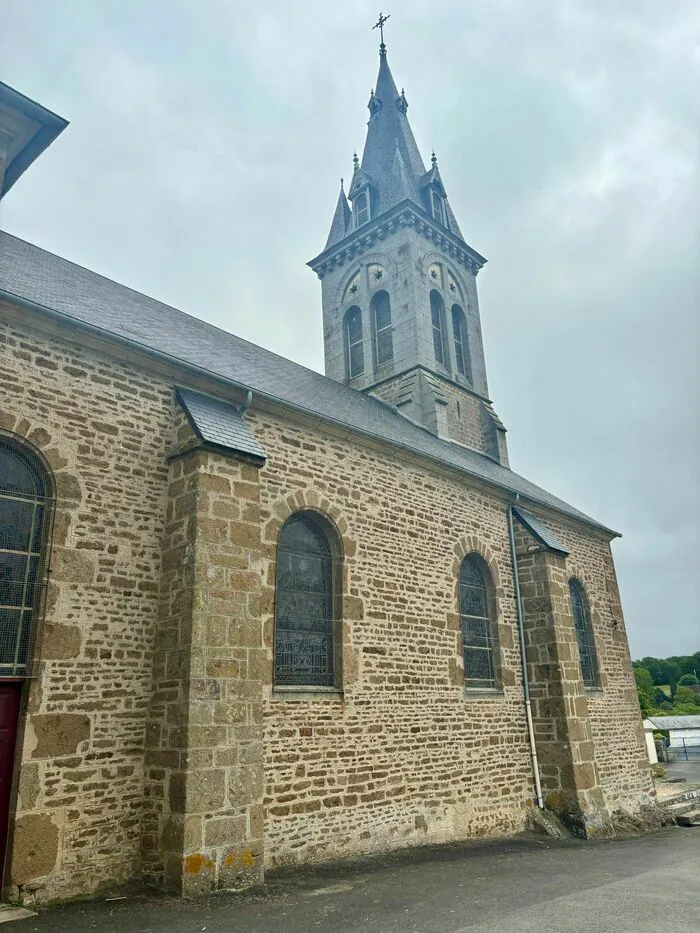 Visite libre de l'église Eglise St Pierre Putanges-le-Lac